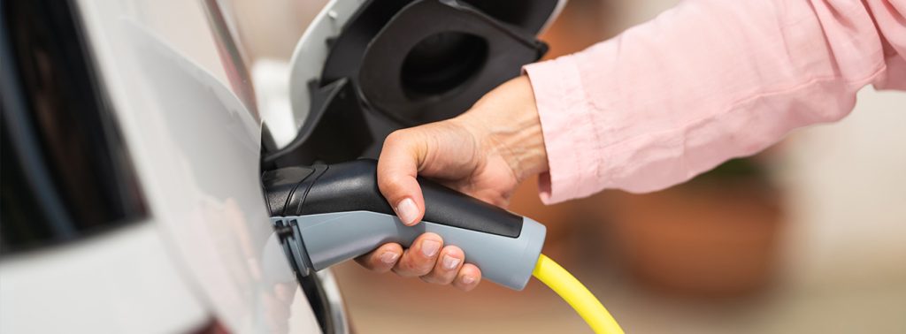 Hybrid, PHEV, electric or gasoline: dealership comparison based on your annual mileage